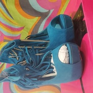 Privileged By J.C. Dossier Corrine Teal Heels SZ 7